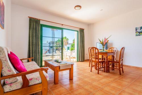 Apartamentos Los Quiqueres Puerto del Carmen  Exterior photo